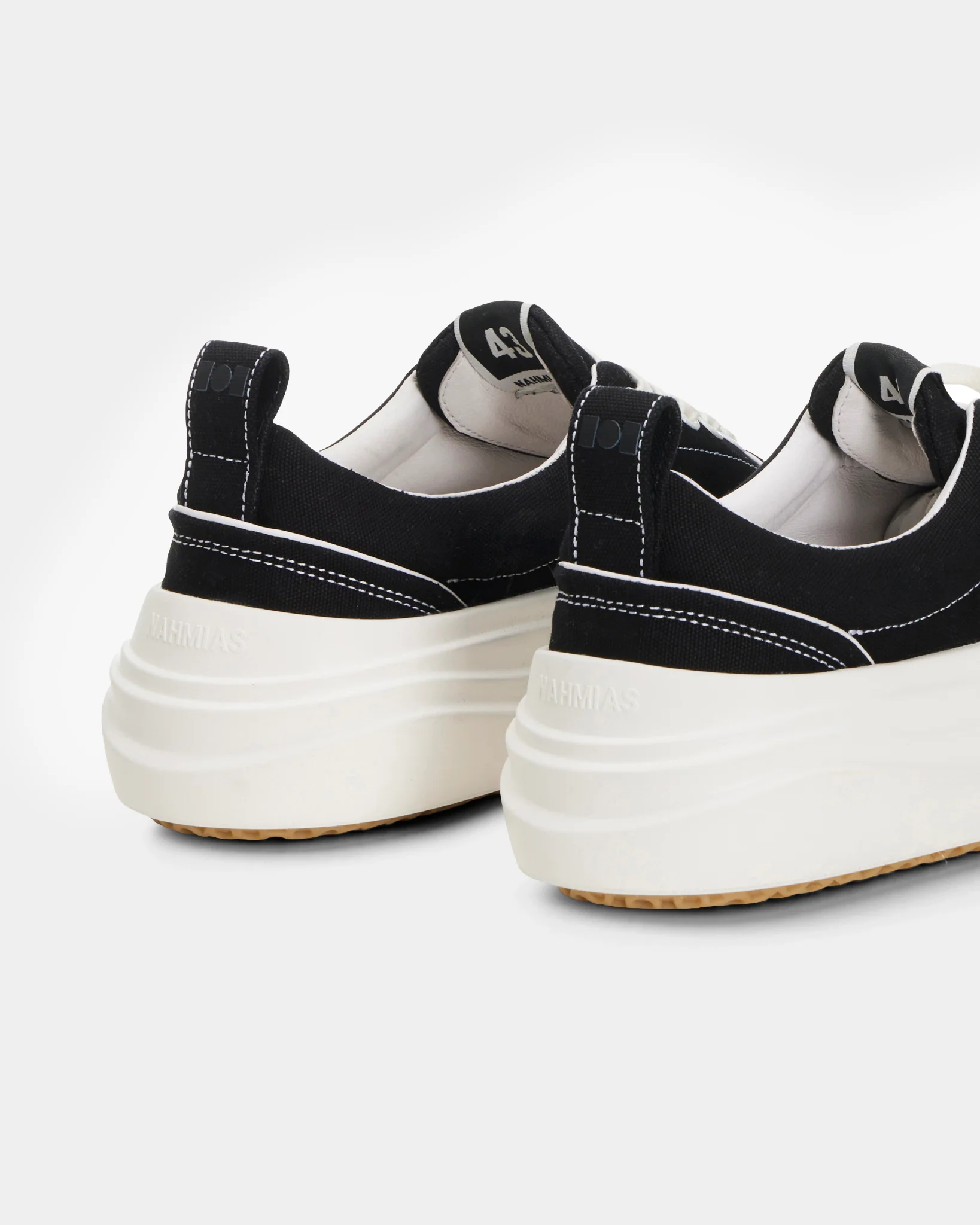 Ollie Canvas Sneaker in Black - Image 6
